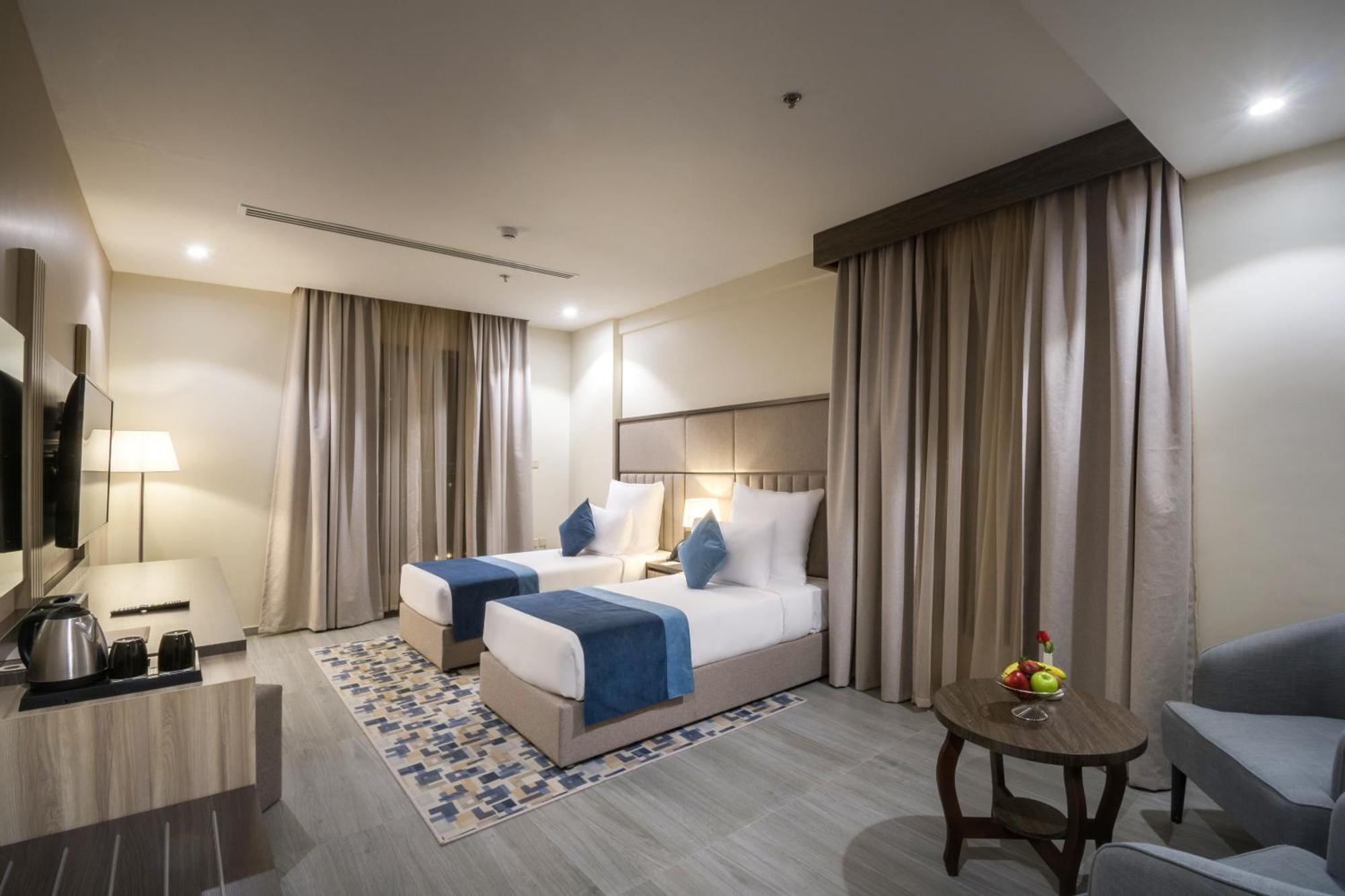 Enala Hotel - Эль-Хубар Экстерьер фото