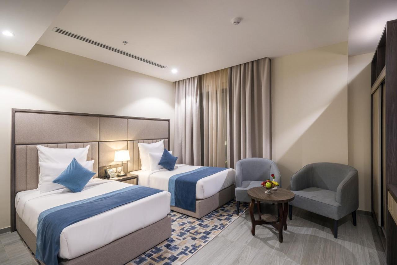 Enala Hotel - Эль-Хубар Экстерьер фото