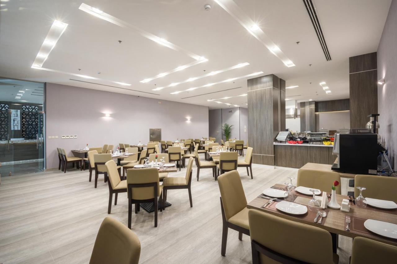 Enala Hotel - Эль-Хубар Экстерьер фото