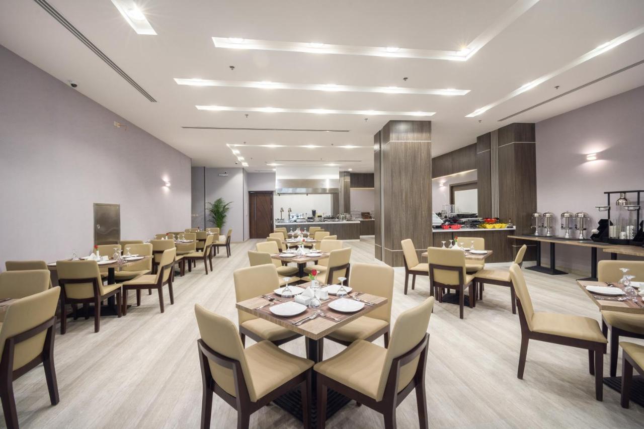 Enala Hotel - Эль-Хубар Экстерьер фото