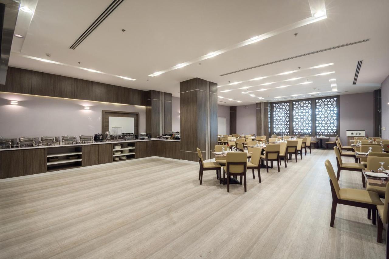 Enala Hotel - Эль-Хубар Экстерьер фото